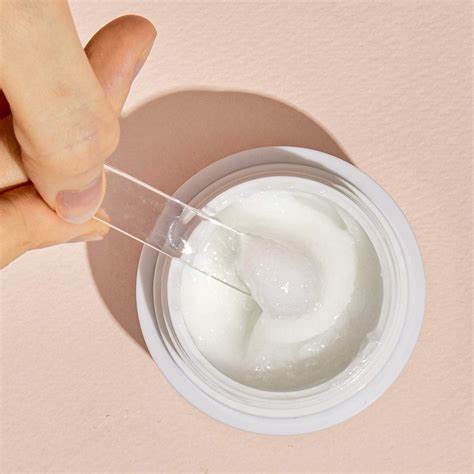 G9SKIN WHITE IN MILK CAPSULE EYE CREAM
